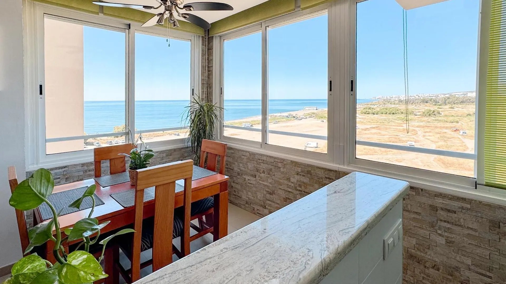 Contacten van Apartamento Vista Al Mar